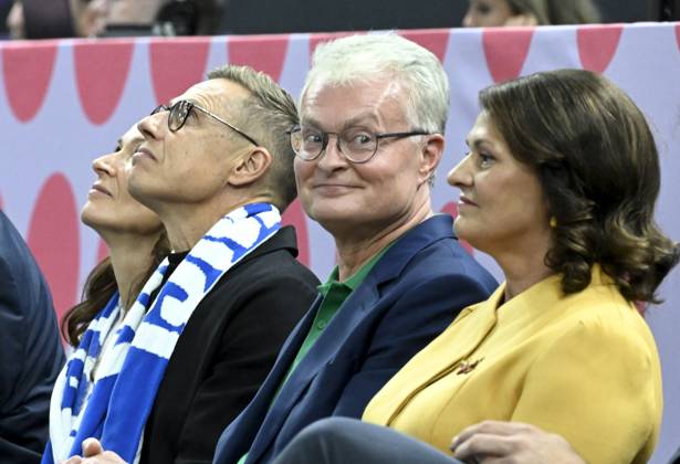 Finland s President Alexander Stubb and his wife Suzanne Innes-Stubb (L) watch the game with Lithuania s President Gitanas Nauseda and his wife Diana Nausediene during the basketball FIBA EuroBasket 2025 group B match between Finland and Lithuania in Tampere, Finland, on September 1, 2025. Tampere Finland LKFTJK20250901214513BTEP Copyright: xHeikkixSaukkomaax LKFTJK20250901214513BTEP