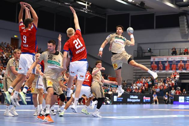10 Renars Uscins (TSV Hannover Burgdorf) Handball I Herren I Bundesliga (Daikin HBL) I Saison 2025-2026 I 2. Spieltag I HSV Hamburg - TSV Hannover-Burgdorf I 03.09.2025 I Sporthalle Hamburg