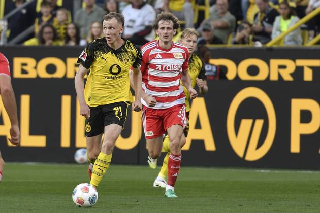 v. li. im Kampf um den Ball Maximilian Beier (Dortmund 14) Alex Kral (Berlin 33) 31.08.2025 Fussball Borussia Dortmund vs 1. FC Union Berlin, Signal Iduna Park, Dortmund, DFB DFL REGULATIONS PROHIBIT ANY USE OF PHOTOGRAPHS AS IMAGE SEQUENCES AND OR QUASI-VIDEO