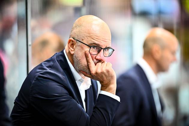 Stefan Nyman (Cheftrainer, Headcoach, Iserlohn Roosters), GER, Iserlohn Roosters vs. Grizzlys Wolfsburg, Eishockey, Penny-DEL, Testspiel, Spielzeit 2025 2026, 05.09.2025, GER, Iserlohn Roosters vs. Grizzlys Wolfsburg, Eishockey, Penny-DEL, Testspiel, Spielzeit 2025 2026, 05.09.2025 Iserlohn Copyright: xJonasxBrockmann Eibner-Pressefotx EP_JBN