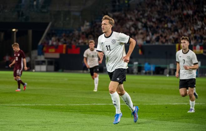 Fußball, Nachwuchs, Saison 2025 26, U21, U 21 EM-Qualifikation (Gruppe F 3. Spieltag) in Rostock, Deutschland - Lettland, v. l. Nelson Weiper (U21, Deutschland), Brajan Gruda (U21, Deutschland), Jubel nach Tor zum 1:0, 09.09. 2025, Copyright: xMatthiasxKochx