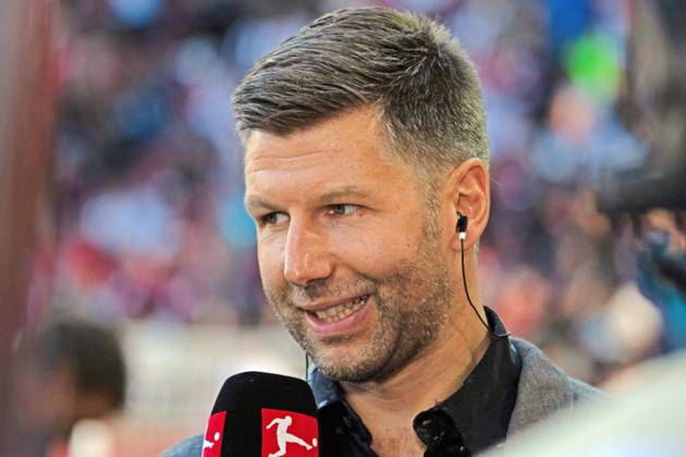 30.08.25 FC Augsburg - FC Bayern München Deutschland, Augsburg, 30.08.2025, Fussball, Bundesliga, FC Augsburg - FC Bayern München (2:3): Thomas Hitzlsperger.