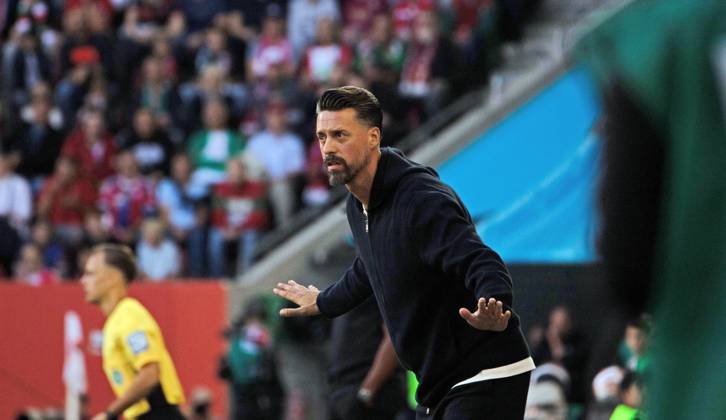 30.08.25 FC Augsburg - FC Bayern München Deutschland, Augsburg, 30.08.2025, Fussball, Bundesliga, FC Augsburg - FC Bayern München (2:3): Sandro Wagner (Trainer FC Augsburg).