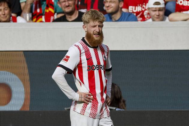 Niklas Beste (SC Freiburg, 19) , Deutschland, Fussball, 1. Bundesliga, 3.Spieltag, 2025 2026, SC Freiburg vs. VfB Stuttgart, 13.09.2025, Europa-Park Stadion, Freiburg im Breisgau, Deutschland Freiburg im Breisgau Europa-Park Stadion Baden-Württemberg Deutschland Copyright: xGrantxHubbsx