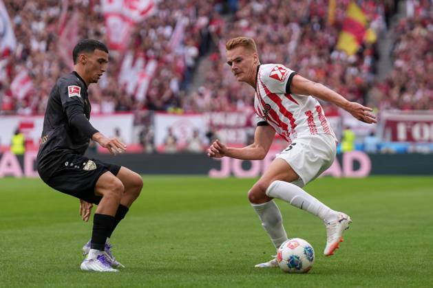 Philipp Lienhart (SC Freiburg, 03) am Ball , Deutschland, Fussball, 1. Bundesliga, 3.Spieltag, 2025 2026, SC Freiburg vs. VfB Stuttgart, 13.09.2025, Europa-Park Stadion, Freiburg, Deutschland DFL REGULATIONS PROHIBIT ANY USE OF PHOTOGRAPHS AS IMAGE SEQUENCES AND OR QUASI-VIDEO. Freiburg Europa-Park Stadion Baden-Württemberg Deutschland Copyright: xArnexAmbergx