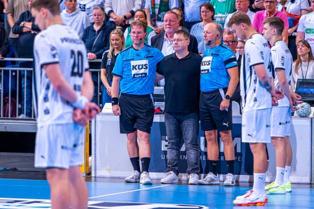 (v.l.), TSV Hannover-Burgdorf (grün) gegen THW Kiel (weiß) am 3. Spieltag der Saison 2025 2026 in der DAIKIN Handball-Bundesliga (18.09.2025, ZAG Arena (Hannover, GER), Copyright: xJanxGuentherx xTSVxHannover-Burgdorfx