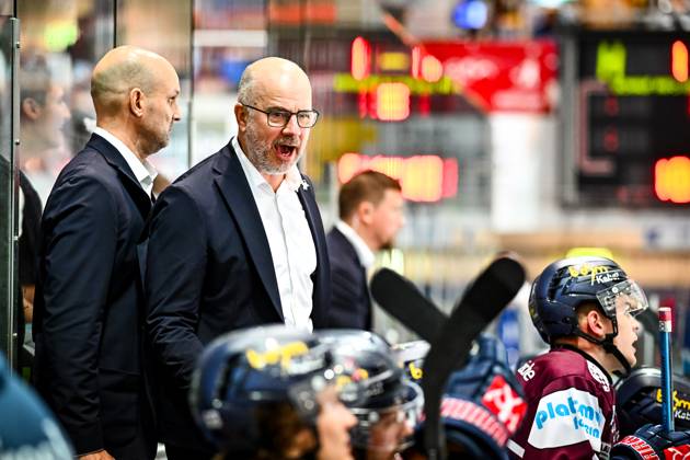 Stefan Nyman (Cheftrainer, Headcoach, Iserlohn Roosters), GER, Iserlohn Roosters vs. Nuernberg Ice Tigers, Eishockey, Penny-DEL, 03. Spieltag, Spielzeit 2025 2026, 19.09.2025, GER, Iserlohn Roosters vs. Nuernberg Ice Tigers, Eishockey, Penny-DEL, 03. Spieltag, Spielzeit 2025 2026, 19.09.2025 Iserlohn Copyright: xJonasxBrockmann Eibner-Pressefotx EP_JBN