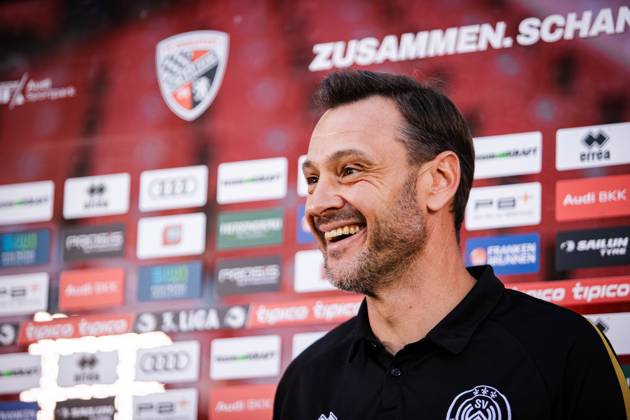 Fussball - 3. Liga - FC Ingolstadt 04 - SV Wehen Wiesbaden - 20.09.25, Trainer Nils Döring (SVWW) -
