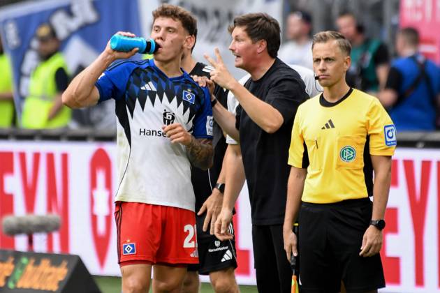 Nicolai Remberg Trainer Merlin Polzin ( HSV ) Deutschland , Hamburg , Volksparkstadion , Fussball , 1. Bundesliga , Hamburger SV - 1 FC Heidenheim