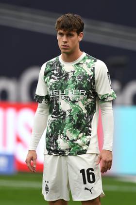 Philipp Sander ( Borussia Moenchengladbach ). GER, Bayer 04 Leverkusen vs Borussia Moenchengladbach, Fussball, Bundesliga, 4. Spieltag, Spielzeit 2025 2026, 21.09.2025 DFL REGULATIONS PROHIBIT ANY USE OF PHOTOGRAPHS AS IMAGE SEQUENCES AND OR QUASI-VIDEO GER, Bayer 04 Leverkusen vs Borussia Moenchengladbach, Fussball, Bundesliga, 4. Spieltag, Spielzeit 2025 2026, 21.09.2025 Leverkusen Copyright: xEibner-Pressefoto ThomasxThienelx EP_TTL