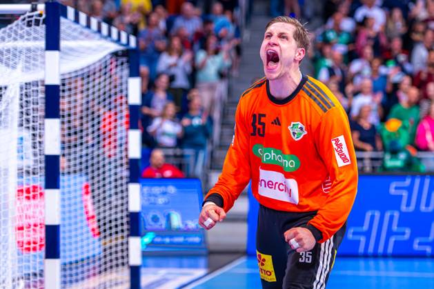 Joel Birlehm (TSV Hannover-Burgdorf, Nr. 35) (v.l.), TSV Hannover-Burgdorf (grün) gegen Rhein-Neckar Löwen (gelb) am 5. Spieltag der Saison 2025 2026 in der DAIKIN Handball-Bundesliga (21.09.2025, ZAG Arena (Hannover, GER), Copyright: xJanxGuentherx xTSVxHannover-Burgdorfx