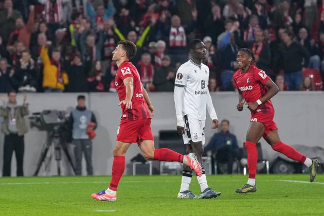 Maximilian Eggestein (SC Freiburg, 08) Torjubel, Emotionen, Torschuss, Abschluss, Torerfolg, Tor, Treffer , Deutschland, Fussball, UEFA Europa League, 1.Spieltag, Ligaphase, 2025 2026, SC Freiburg vs. FC Basel, 24.09.2025, Europa-Park Stadion, Freiburg, Deutschland Freiburg Europa-Park Stadion Baden-Württemberg Deutschland Copyright: xArnexAmbergx