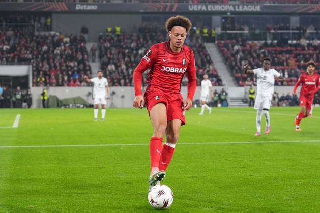 Derry Scherhant (SC Freiburg, 07) am Ball , Deutschland, Fussball, UEFA Europa League, 1.Spieltag, Ligaphase, 2025 2026, SC Freiburg vs. FC Basel, 24.09.2025, Europa-Park Stadion, Freiburg, Deutschland Freiburg Europa-Park Stadion Baden-Württemberg Deutschland Copyright: xArnexAmbergx