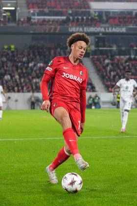 Derry Scherhant (SC Freiburg, 07) am Ball , Deutschland, Fussball, UEFA Europa League, 1.Spieltag, Ligaphase, 2025 2026, SC Freiburg vs. FC Basel, 24.09.2025, Europa-Park Stadion, Freiburg, Deutschland Freiburg Europa-Park Stadion Baden-Württemberg Deutschland Copyright: xArnexAmbergx