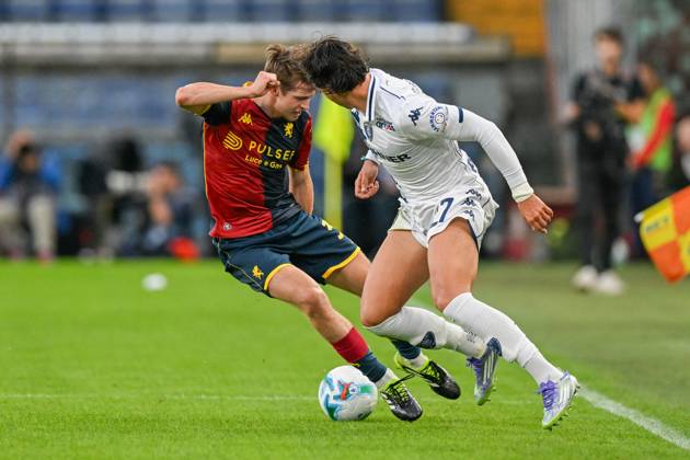 GenoaÕs Morten Frendrup fights for the ball with EmpoliÕs Brando Moruzzi during the Italian Cup soccer match between Genoa and Empoli at the Luigi Ferraris Stadium in Genoa, Italy - Thursday, Semptember 25, 2025. - Soccer .  Copyright: xTanoxPecoraro LaPressex