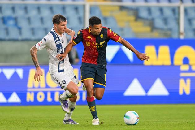 GenoaÕs Junior Messias fights for the ball during the Italian Cup soccer match between Genoa and Empoli at the Luigi Ferraris Stadium in Genoa, Italy - Thursday, Semptember 25, 2025. - Soccer . Copyright: xTanoxPecoraro LaPressex