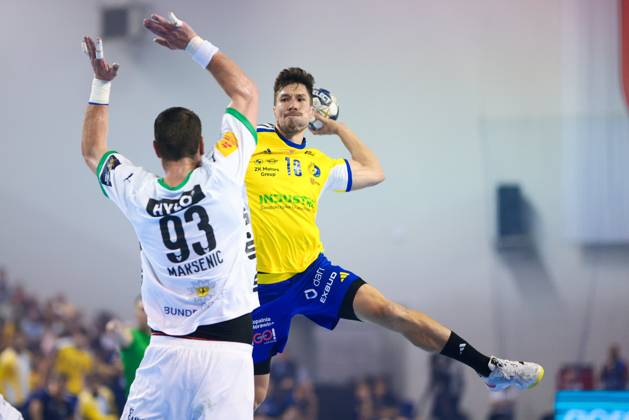2025.09.25 Kielce Pilka reczna , Liga Mistrzow EHF , sezon 2025 26 Industria Kielce - Fuechse Berlin N z Mijajlo Marsenic, Alex Dujszebajew Dujshebaev Dovichebaeva Foto Tomasz Fafara PressFocus 2025.09.25 Kielce Handball , EHF Champions League , 2025 2026 season Industria Kielce - Fuechse Berlin Mijajlo Marsenic, Alex Dujszebajew Dujshebaev Dovichebaeva Credit: Tomasz Fafara PressFocus NEWSPIX.PL --- newspix.pl