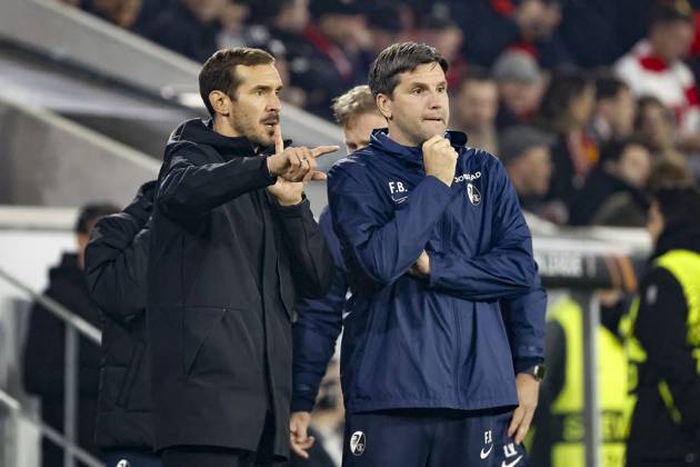 Julian Schuster (SC Freiburg, Trainer) und Florian Bruns (SC Freiburg, Co-Trainer) , Deutschland, Fussball, UEFA Europa League, 1. Spieltag, 2025 2026, SC Freiburg vs. FC Basel, 24.09.2025, Stadion am Wolfswinkel, Freiburg im Breisgau, Deutschland Freiburg im Breisgau Stadion am Wolfswinkel Baden-Württemberg Deutschland Copyright: xGrantxHubbsx