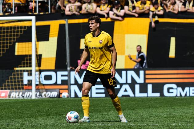 Alexander Rossipal (SG Dynamo Dresden,19) - 2. Fußball Bundesliga Saison 2025-2026 SG Dynamo Dresden vs. 1. FC Magdeburg im Rudolf Harbig Stadion in Dresden - Freisteller,Aktion,Fußball,Mann,Männer,Deutschland,09.08.2025
