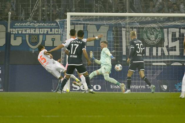 Tim Oberdorf (Duesseldorf 15) erzielt das Tor zum 0:1 27.09.2025 Fussball VfL Bochum vs Fortuna Duesseldorf, Vonovia Ruhrstadion, Bochum, DFB DFL REGULATIONS PROHIBIT ANY USE OF PHOTOGRAPHS AS IMAGE SEQUENCES AND OR QUASI-VIDE