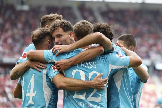 Torjubel TSG Hoffenheim beim 1:1 durch Fisnik Asllani (TSG Hoffenheim, 11) , Deutschland, Fussball, 1. Bundesliga, 5.Spieltag, 2025 2026, SC Freiburg vs. TSG 1899 Hoffenheim, 28.09.2025, Europa-Park Stadion, Freiburg im Breisgau, Deutschland Freiburg im Breisgau Europa-Park Stadion Baden-Württemberg Deutschland Copyright: xGrantxHubbsx