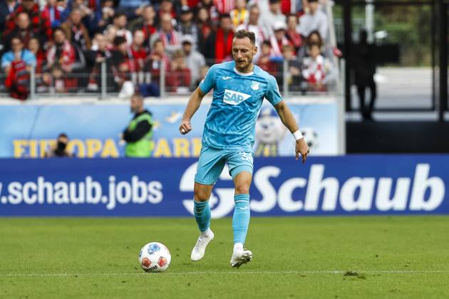 Vladimir Coufal (TSG Hoffenheim, 34) am Ball , Deutschland, Fussball, 1. Bundesliga, 5.Spieltag, 2025 2026, SC Freiburg vs. TSG 1899 Hoffenheim, 28.09.2025, Europa-Park Stadion, Freiburg im Breisgau, Deutschland Freiburg im Breisgau Europa-Park Stadion Baden-Württemberg Deutschland Copyright: xGrantxHubbsx
