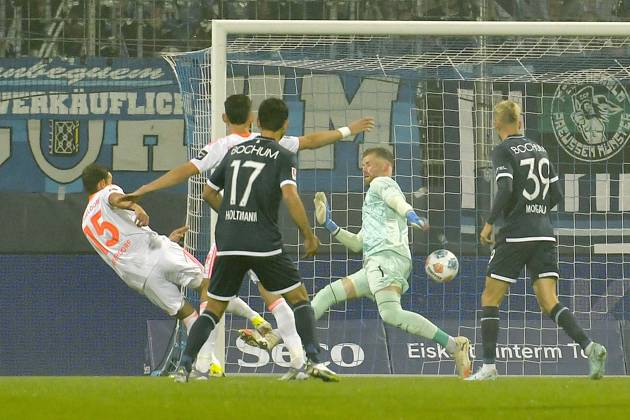 Tim Oberdorf (Duesseldorf 15) erzielt das Tor zum 0:1 27.09.2025 Fussball VfL Bochum vs Fortuna Duesseldorf, Vonovia Ruhrstadion, Bochum, DFB DFL REGULATIONS PROHIBIT ANY USE OF PHOTOGRAPHS AS IMAGE SEQUENCES AND OR QUASI-VIDEO