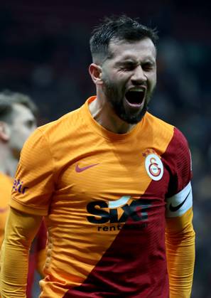 Galatasaray v Kasimpasa - Turkish Super Lig ISTANBUL, TURKIYE - JANUARY 20: Omer Bayram of Galatasaray gestures during Turkish Super Lig week 22 soccer match between Galatasaray and Kasimpasa in Istanbul, Turkiye on January 20, 2022. Istanbul Turkey. Editorial use only. Please get in touch for any other usage. Copyright: x2025xAnadoluxİsaxTerlix