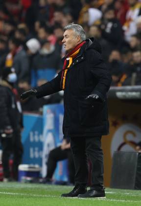 Galatasaray v Kasimpasa - Turkish Super Lig ISTANBUL, TURKIYE - JANUARY 20: Galatasaray head coach Domenec Torrent gestures during Turkish Super Lig week 22 soccer match between Galatasaray and Kasimpasa in Istanbul, Turkiye on January 20, 2022. Istanbul Turkey. Editorial use only. Please get in touch for any other usage. Copyright: x2025xAnadoluxİsaxTerlix