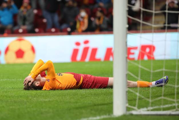 Galatasaray v Kasimpasa - Turkish Super Lig ISTANBUL, TURKIYE - JANUARY 20: Kerem Aktukoglu of Galatasaray gestures during Turkish Super Lig week 22 soccer match between Galatasaray and Kasimpasa in Istanbul, Turkiye on January 20, 2022. Istanbul Turkey. Editorial use only. Please get in touch for any other usage. Copyright: x2025xAnadoluxİsaxTerlix
