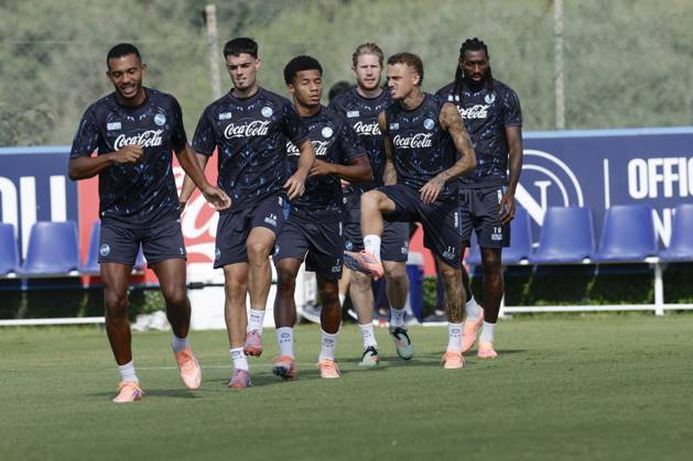 Training session SSC Napoli Napoli s Brazilian defender Juan Jesus, Napoli s Brazilian forward David Neres, Napoli s Dutch midfielder Noa Lang, Napoli s Belgian midfielder Kevin De Bruyne, Andre Frank Zambo Anguissa during the final training session before the UEFA Champions League match against Sporting Clube de Portugal at the SSC Napoli Training Centre on 30 September 2025 in Castel Volturno, Italy. _BPH8230 Copyright: xAntonioxBalascox