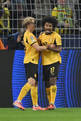 Jubel 1:0 Daniel Svensson (Borussia Dortmund), Karim Adeyemi (Borussia Dortmund), v.li. 01.10.2025, Fussball Champions League 2025 2026, 2. Spieltag, Borussia Dortmund - Athletic Bilbao UEFA regulations prohibit any use of photographs as image sequences and or quasi-video Dortmund Signal Iduna Park Nordrhein Westfalen Deutschland