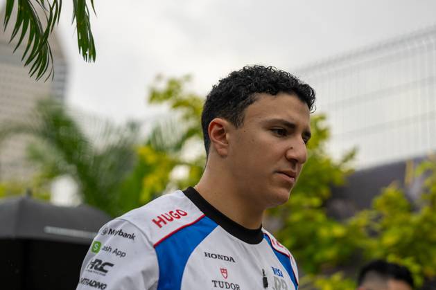 Formula 1 Singapore Airlines Singapore Grand Prix - Arrivals Isack Hadjar (Fra) of Racing Bulls (RB) 6 entering the paddock on Thursday (Media Day) during Formula 1 Singapore Airlines Singapore Grand Prix 2025 at the Marina Bay Street Circuit Singapore on October 2, 2025. Photo by Antoine Lapeyre ABACAPRESS.COM Singapore Singapore  Copyright: xLapeyrexAntoine ABACAx