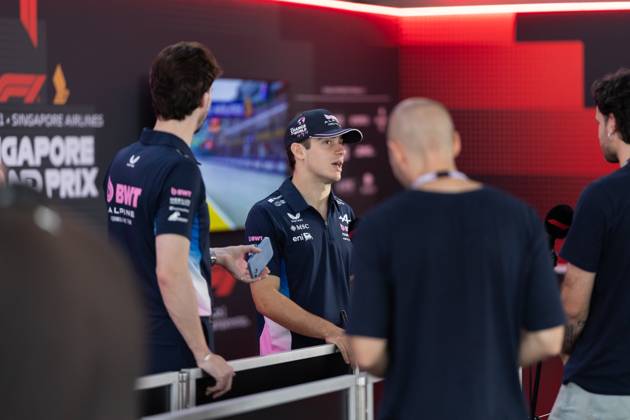 F1 - SINGAPORE GRAND PRIX 2025 COLAPINTO Franco (arg), Alpine F1 Team A525, portrait during the 2025 Formula 1 Singapore Grand Prix, 18th round of the 2025 FIA Formula One World Championship, WM, Weltmeisterschaft from October 3 to 5, 2025 on the Marina Bay Street Circuit, in Singapore - SingaporeSingapore Copyright: xDPPIx