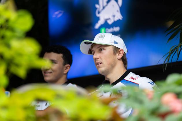 F1 - SINGAPORE GRAND PRIX 2025 LAWSON Liam (nzl), Visa Cash App RB F1 Team VCARB02, portrait during the 2025 Formula 1 Singapore Grand Prix, 18th round of the 2025 FIA Formula One World Championship, WM, Weltmeisterschaft from October 3 to 5, 2025 on the Marina Bay Street Circuit, in Singapore - SingaporeSingapore Copyright: xDPPIx