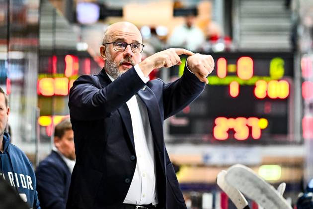 Stefan Nyman (Cheftrainer, Headcoach, Iserlohn Roosters), Feature, Symbolfoto, GER, Iserlohn Roosters vs. Loewen Frankfurt, Eishockey, Penny-DEL, 7. Spieltag, Spielzeit 2025 2026, 02.10.2025, GER, Iserlohn Roosters vs. Loewen Frankfurt, Eishockey, Penny-DEL, 7. Spieltag, Spielzeit 2025 2026, 02.10.2025 Iserlohn Copyright: xJonasxBrockmann Eibner-Pressefotx EP_JBN