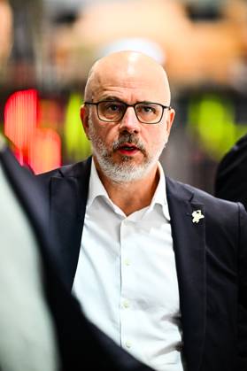 Stefan Nyman (Cheftrainer, Headcoach, Iserlohn Roosters), GER, Iserlohn Roosters vs. Loewen Frankfurt, Eishockey, Penny-DEL, 7. Spieltag, Spielzeit 2025 2026, 02.10.2025, GER, Iserlohn Roosters vs. Loewen Frankfurt, Eishockey, Penny-DEL, 7. Spieltag, Spielzeit 2025 2026, 02.10.2025 Iserlohn Copyright: xJonasxBrockmann Eibner-Pressefotx EP_JBN