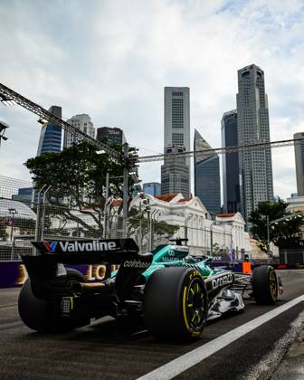 F1 - SINGAPORE GRAND PRIX 2025 18 STROLL Lance (can), Aston Martin F1 Team AMR25, action during the 2025 Formula 1 Singapore Grand Prix, 18th round of the 2025 FIA Formula One World Championship, WM, Weltmeisterschaft from October 3 to 5, 2025 on the Marina Bay Street Circuit, in Singapore - SingaporeSingapore Copyright: xFLORENTxGOODENx
