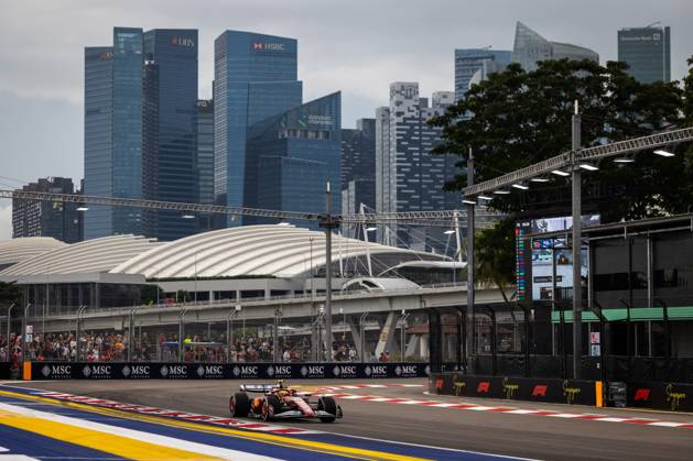 F1 - SINGAPORE GRAND PRIX 2025 44 HAMILTON Lewis (gbr), Scuderia Ferrari SF-25, action during the 2025 Formula 1 Singapore Grand Prix, 18th round of the 2025 FIA Formula One World Championship, WM, Weltmeisterschaft from October 3 to 5, 2025 on the Marina Bay Street Circuit, in Singapore - SingaporeSingapore Copyright: xDPPIx