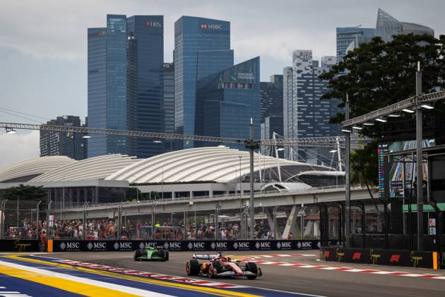 F1 - SINGAPORE GRAND PRIX 2025 16 LECLERC Charles (mco), Scuderia Ferrari SF-25, action during the 2025 Formula 1 Singapore Grand Prix, 18th round of the 2025 FIA Formula One World Championship, WM, Weltmeisterschaft from October 3 to 5, 2025 on the Marina Bay Street Circuit, in Singapore - SingaporeSingapore Copyright: xDPPIx