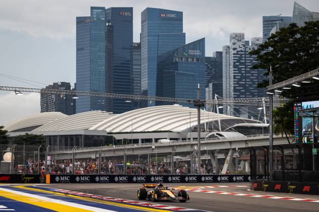 F1 - SINGAPORE GRAND PRIX 2025 81 PIASTRI Oscar (aus), McLaren F1 Team MCL39, action during the 2025 Formula 1 Singapore Grand Prix, 18th round of the 2025 FIA Formula One World Championship, WM, Weltmeisterschaft from October 3 to 5, 2025 on the Marina Bay Street Circuit, in Singapore - SingaporeSingapore  Copyright: xDPPIx