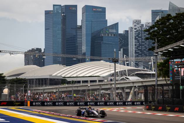 F1 - SINGAPORE GRAND PRIX 2025 55 SAINZ Carlos (spa), Williams Racing FW47, action during the 2025 Formula 1 Singapore Grand Prix, 18th round of the 2025 FIA Formula One World Championship, WM, Weltmeisterschaft from October 3 to 5, 2025 on the Marina Bay Street Circuit, in Singapore - SingaporeSingapore  Copyright: xDPPIx