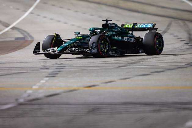 F1 - SINGAPORE GRAND PRIX 2025 18 STROLL Lance (can), Aston Martin F1 Team AMR25, action during the 2025 Formula 1 Singapore Grand Prix, 18th round of the 2025 FIA Formula One World Championship, WM, Weltmeisterschaft from October 3 to 5, 2025 on the Marina Bay Street Circuit, in Singapore - SingaporeSingapore Copyright: xDPPIx