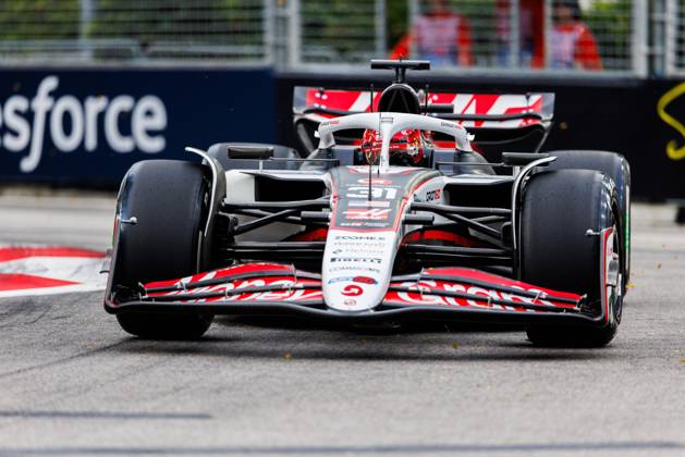 October 3, 2025, Singapore, Singapore: Esteban Ocon of France drives the (31) MoneyGram Haas F1 VF-25 Ferrari during practice session one ahead of the F1 Grand Prix of Singapore at the Marina Bay Street Circuit. Singapore Singapore - ZUMAs197 20251003_aaa_s197_108 Copyright: xGeorgexHitchensx