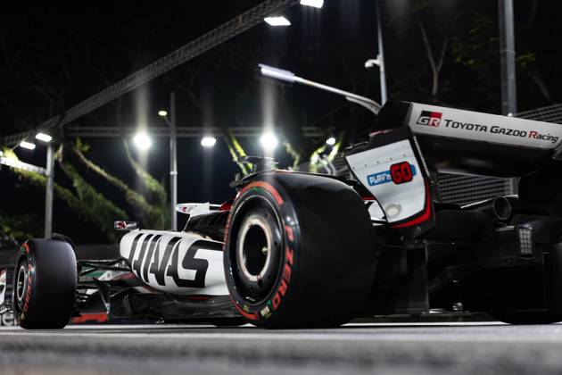 F1 - SINGAPORE GRAND PRIX 2025 31 OCON Esteban (fra), Haas F1 Team VF-25 Ferrari, action during the 2025 Formula 1 Singapore Grand Prix, 18th round of the 2025 FIA Formula One World Championship, WM, Weltmeisterschaft from October 3 to 5, 2025 on the Marina Bay Street Circuit, in Singapore - SingaporeSingapore Copyright: xDPPIx