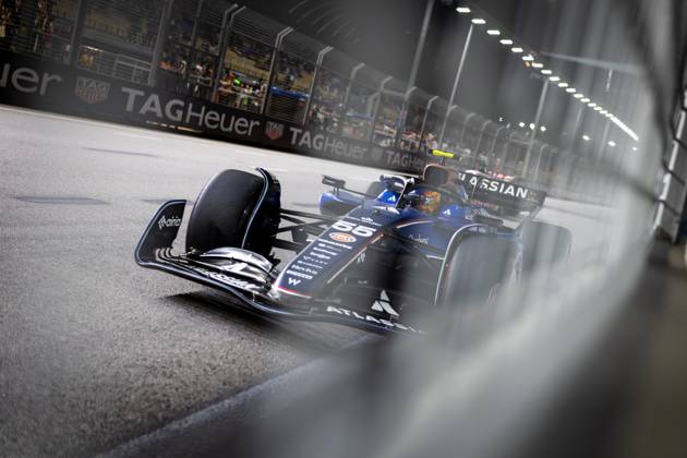 F1 - SINGAPORE GRAND PRIX 2025 55 SAINZ Carlos (spa), Williams Racing FW47, action during the 2025 Formula 1 Singapore Grand Prix, 18th round of the 2025 FIA Formula One World Championship, WM, Weltmeisterschaft from October 3 to 5, 2025 on the Marina Bay Street Circuit, in Singapore - SingaporeSingapore  Copyright: xDPPIx