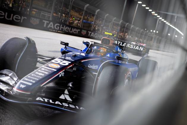 F1 - SINGAPORE GRAND PRIX 2025 55 SAINZ Carlos (spa), Williams Racing FW47, action during the 2025 Formula 1 Singapore Grand Prix, 18th round of the 2025 FIA Formula One World Championship, WM, Weltmeisterschaft from October 3 to 5, 2025 on the Marina Bay Street Circuit, in Singapore - SingaporeSingapore  Copyright: xDPPIx