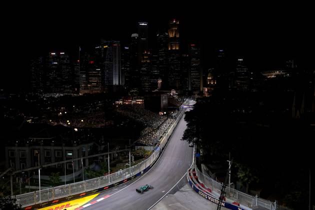 F1 - SINGAPORE GRAND PRIX 2025 18 STROLL Lance (can), Aston Martin F1 Team AMR25, action during the 2025 Formula 1 Singapore Grand Prix, 18th round of the 2025 FIA Formula One World Championship, WM, Weltmeisterschaft from October 3 to 5, 2025 on the Marina Bay Street Circuit, in Singapore - SingaporeSingapore Copyright: xEricxAlonsox