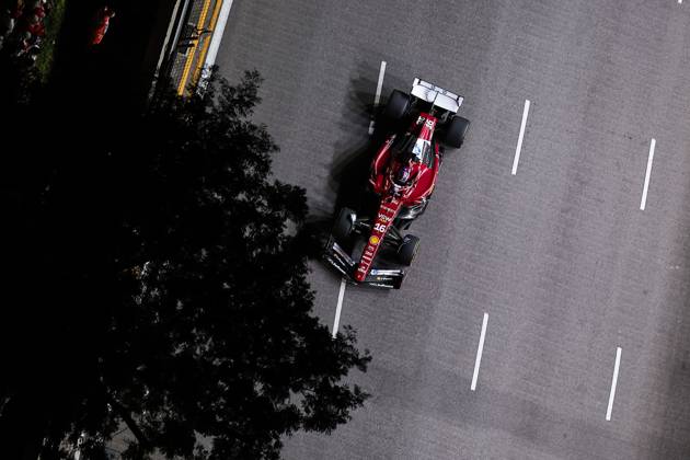 F1 - SINGAPORE GRAND PRIX 2025 16 LECLERC Charles (mco), Scuderia Ferrari SF-25, action during the 2025 Formula 1 Singapore Grand Prix, 18th round of the 2025 FIA Formula One World Championship, WM, Weltmeisterschaft from October 3 to 5, 2025 on the Marina Bay Street Circuit, in Singapore - SingaporeSingapore Copyright: xEricxAlonsox