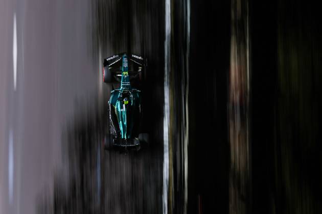 F1 - SINGAPORE GRAND PRIX 2025 14 ALONSO Fernando (spa), Aston Martin F1 Team AMR24, action during the 2025 Formula 1 Singapore Grand Prix, 18th round of the 2025 FIA Formula One World Championship, WM, Weltmeisterschaft from October 3 to 5, 2025 on the Marina Bay Street Circuit, in Singapore - SingaporeSingapore  Copyright: xEricxAlonsox